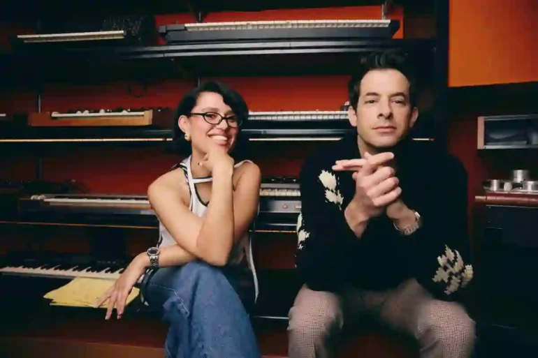 NEWS Mark Ronson and RAYE drop jazzy new song Suzanne 10 RAYE Mark Ronson