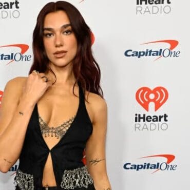 dua lipa chainmail bra 66ee9b2d9e3b7