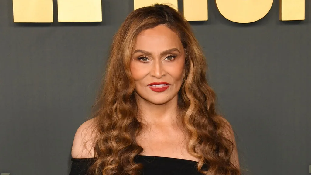 Beyonce calls Tina Knowles out for posting too much online