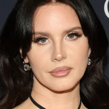 Lana Del Rey changing title of country album to Stove