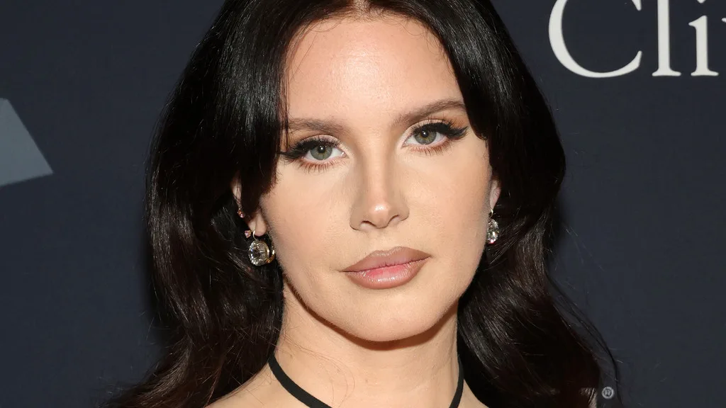 Lana Del Rey changing title of country album to Stove