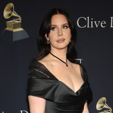 Lana Del Rey has absolutely no plans to write an autobiography