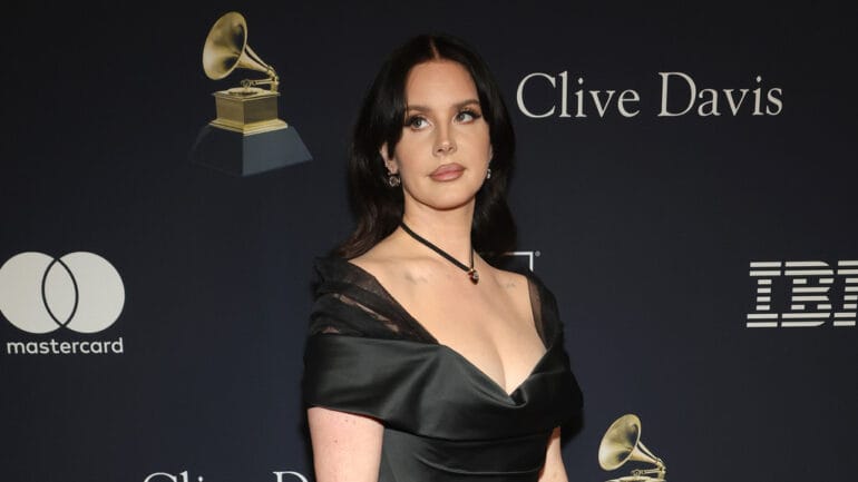 Lana Del Rey has absolutely no plans to write an autobiography