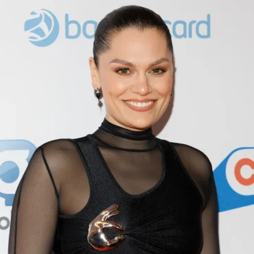 Jessie J Returns to the Stage Following Breast Cancer Surgery Joined By Two Year Old Son