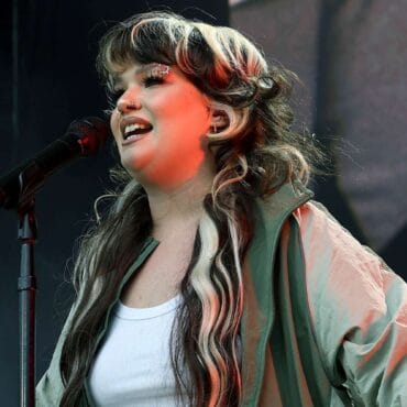 Lola Young All Things Go NYC 092825 1b59134337a34fddab2bc5389c7175be