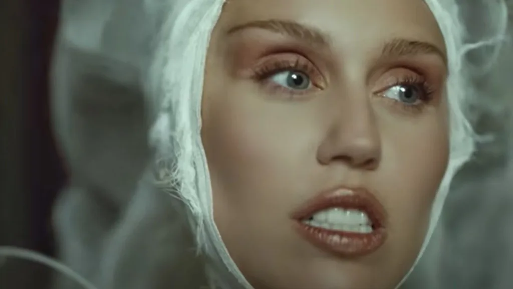 Miley Cyrus wrote Secrets as peace offering for Billy Ray Cyrus