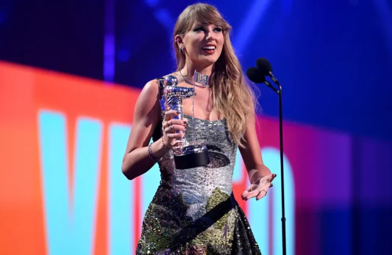 Taylor Swift breaks Spotify record