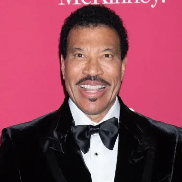 Lionel Richie reflects on disastrous fight between first and second wives