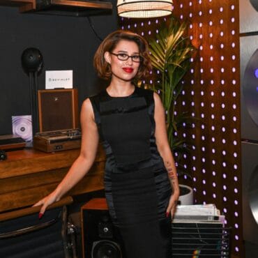 RAYEs stolen car with songwriting books reunited with singer