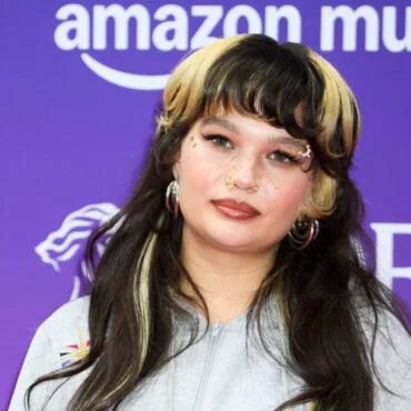 Lola Young reassures fans shes doing well